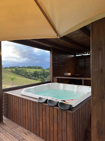 Spa Quadrado Marbella Standard Linha ECO em Gel Coat 220V Bifásico