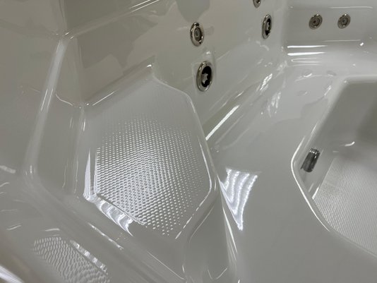 Spa Quadrado Meridian Plus Jacuzzi em Acrílico com Fechamento e Cobertura Térmica