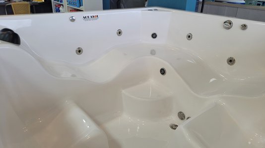 Spa Quadrado Multifibra em Gel Coat Master