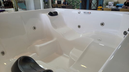 Spa Quadrado Multifibra em Gel Coat Padrão