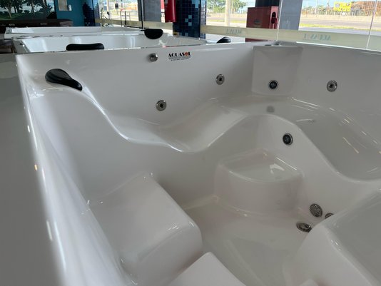 Spa Quadrado Multifibra em Gel Coat Padrão