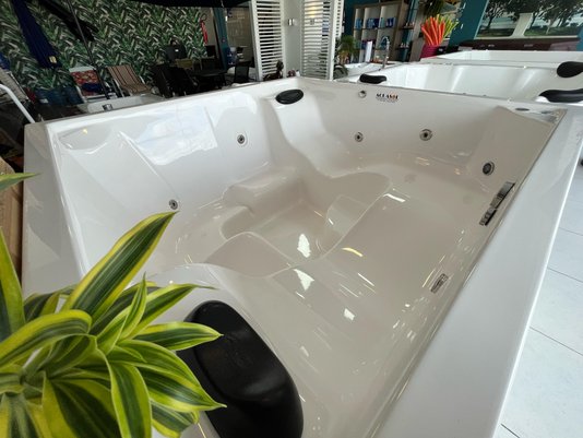 Spa Quadrado Multifibra em Gel Coat Padrão