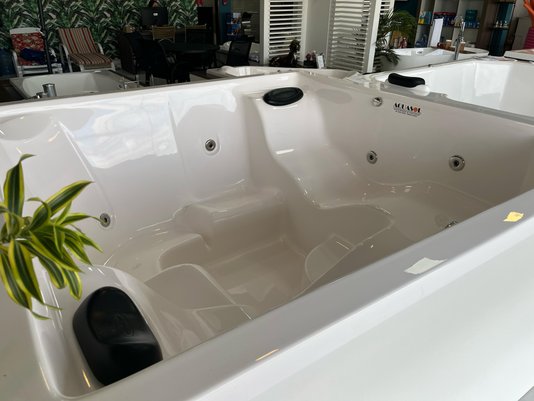 Spa Quadrado Multifibra em Gel Coat Padrão