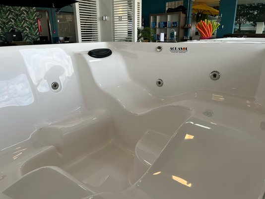 Spa Quadrado Multifibra em Gel Coat Padrão