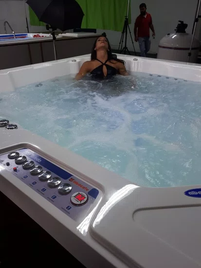 Spa Hidromassagem Quadrado Toledo Slim em Gel Coat