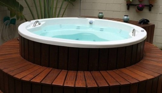 SPA Redondo Girassol Luxo em Gel Coat